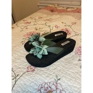 (Sold)vintage steve madden black and teal flower platform wedge flip flops